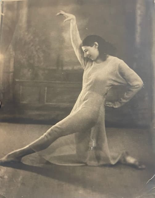 Rosanne dancing